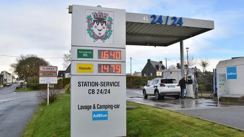 Spézet ouvre sa propre station service !